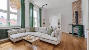 Apartment, 1 Bedroom, Balcony | Living room