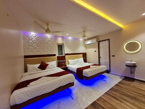 Egyptian cotton sheets, premium bedding, free WiFi