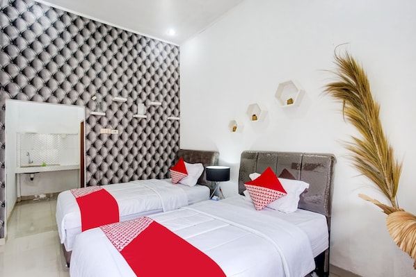 Chambre Standard avec lits jumeaux | Bureau, accès au Wi-Fi (inclus), literie fournie