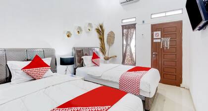OYO 90124 Oemah Ratu Hostel Syariah