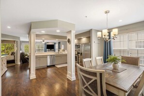 Dining - Tranquil Pondview Retreat - Balcony (Branson)