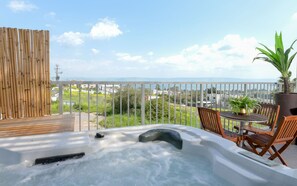 Suite with Hot-Tub (9) | Bồn tắm thủy lực