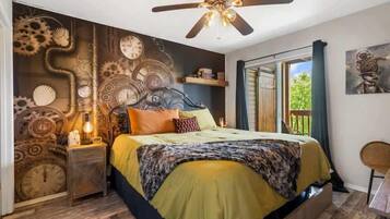 Kondominium, Beberapa Tempat Tidur, balkon, pemandangan kebun (Time Traveler Suite) | 2 kamar tidur dan didekorasi berbeda-beda
