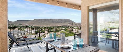 Condo, Multiple Beds, Balcony, Mountain View | Outdoor dining