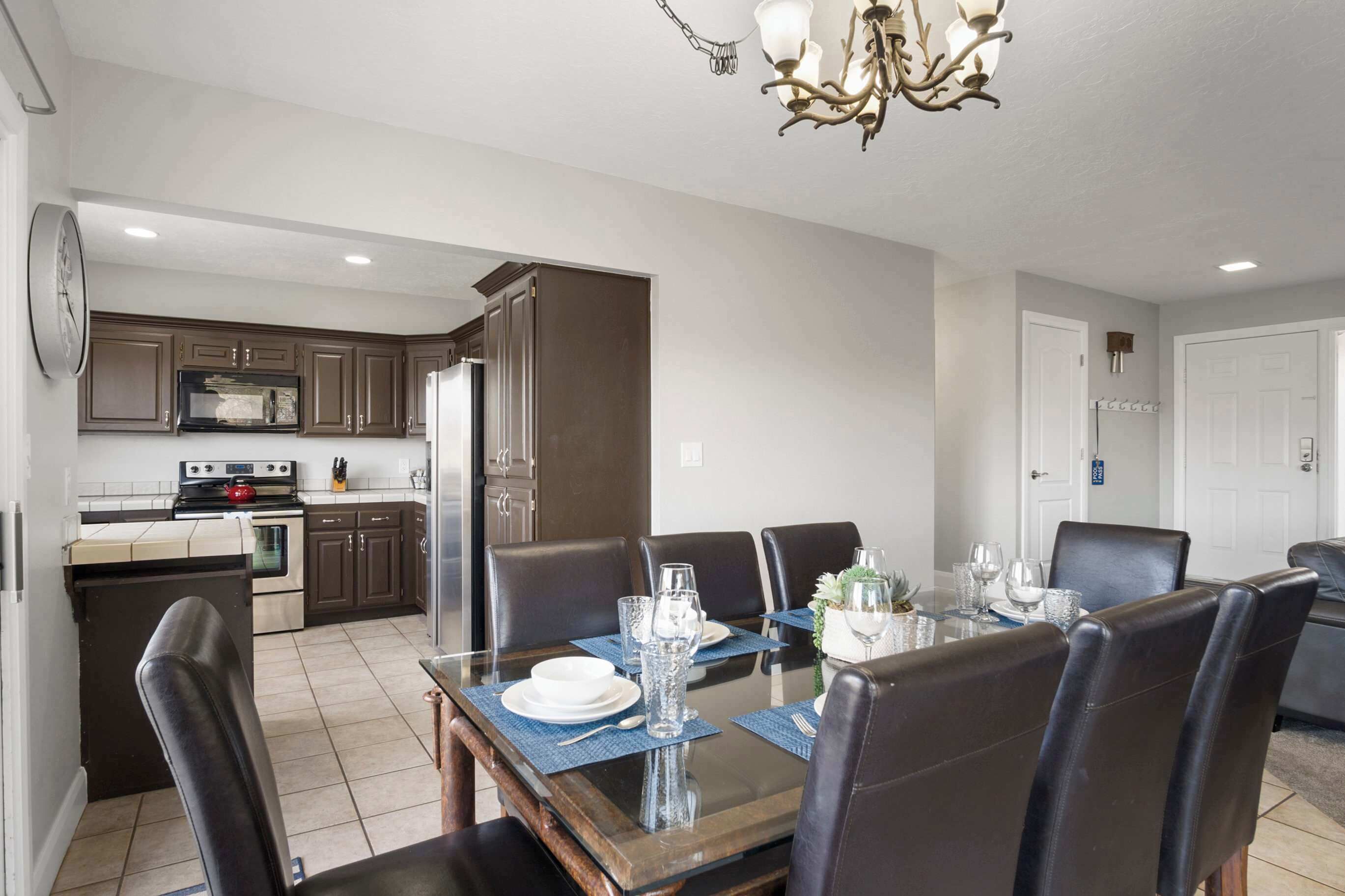 Condo, Multiple Beds, Balcony, Mountain View | Dining