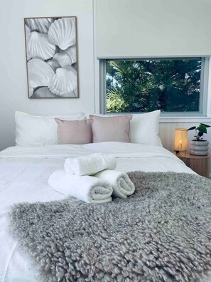 2 bedrooms, iron/ironing board, free WiFi, bed sheets