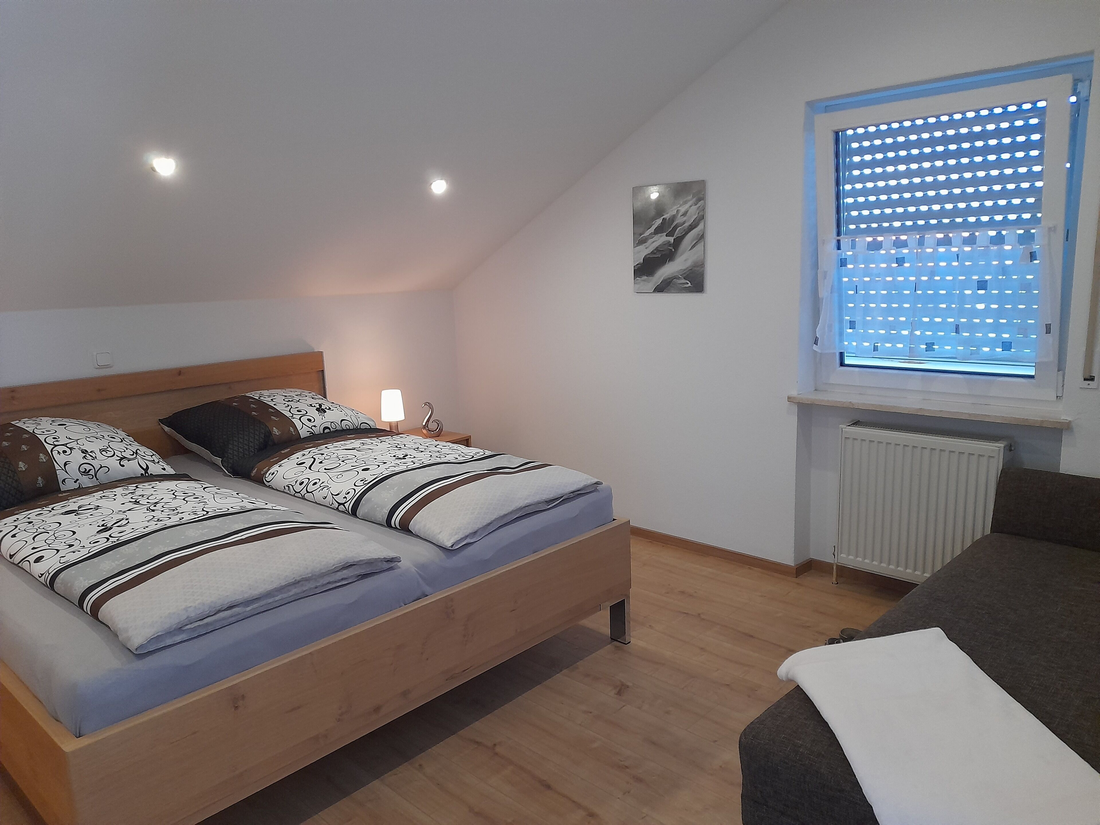 2 Schlafzimmer, Reisekinderbett, kostenloses WLAN, Bettwäsche
