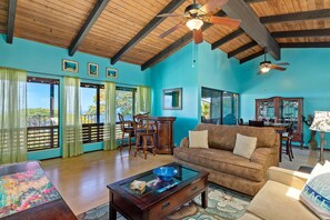 House, 2 Queen Beds, Pool Access, Ocean View | Living area | TV, fireplace - Walua Oasis (Kailua-Kona)
