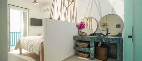 Allergikerbettwaren, Minibar, Zimmersafe, Verdunkelungsvorhänge