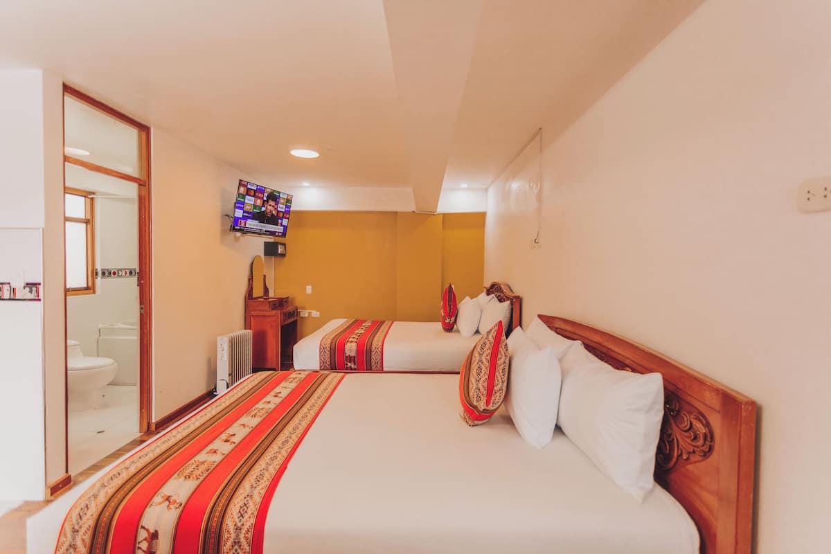 1 bedroom, Egyptian cotton sheets, premium bedding, down duvets