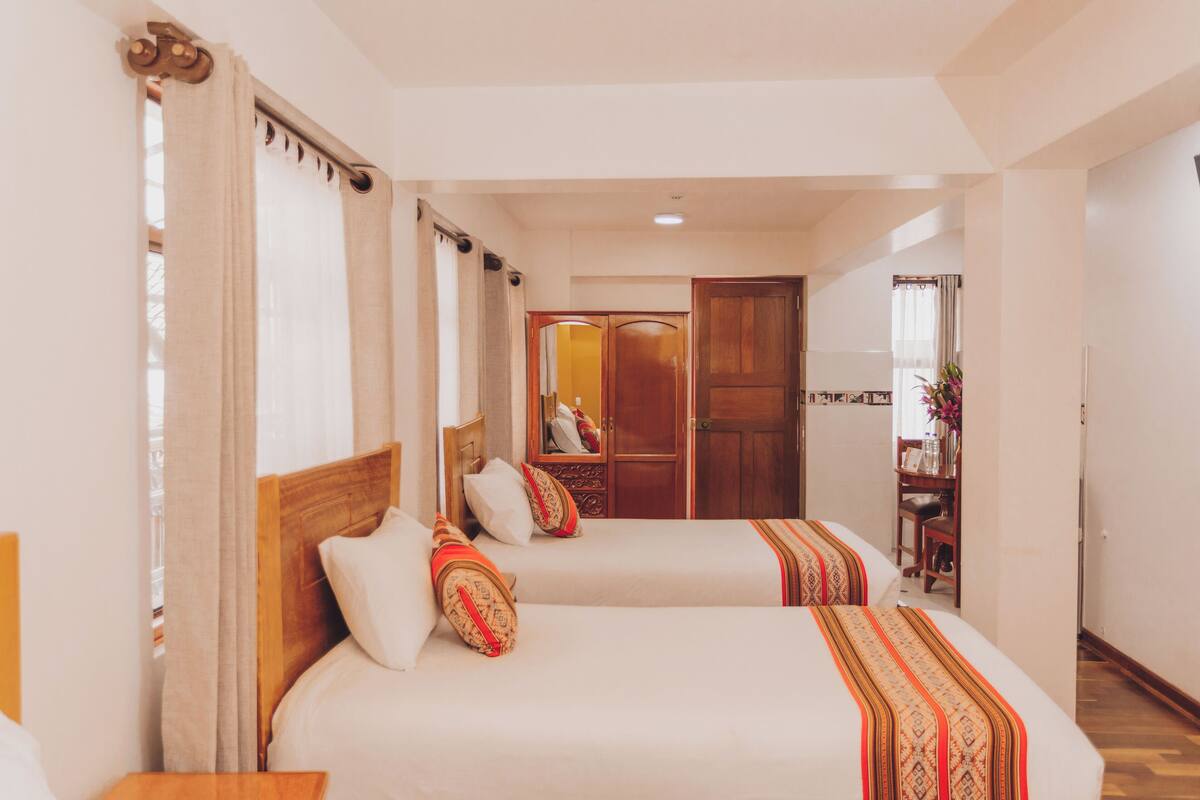 Egyptian cotton sheets, premium bedding, down duvets, in-room safe