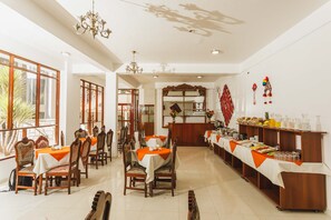 Bao gồm bữa sáng buffet hàng ngày 