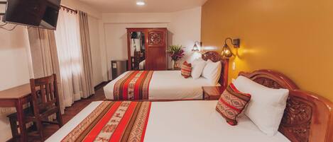 Family Room | Bathroom | Free toiletries, hair dryer, towels, soap