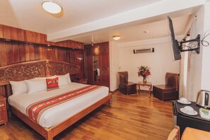 Deluxe Suite, 1 King Bed