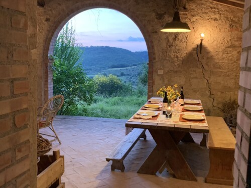 Podere Fontebernardi, authentic Tuscan farmhouse overlooking Pienza.