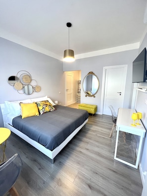 2 soveværelser, pengeskab på værelset, strygejern/strygebræt