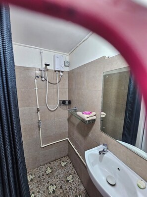 Handtücher, Seife, Toilettenpapier