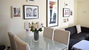 Basic-Apartment, 2 Doppelbetten | Speisen