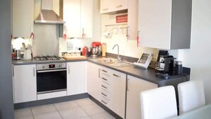 Basic-Apartment, 2 Doppelbetten | Eigene Küche | Kühlschrank, Mikrowelle, Ofen, Herdplatte