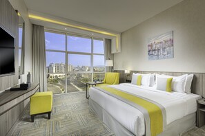 行政套房 | 埃及棉床单、高档床  上用品、Select Comfort 床、迷你吧