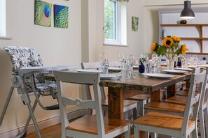 Dining - Sleeps 14, 7 Bedrooms, 2 Dogs Welcome, No Smoking, Wood burner, Garden, Cot and Highchair,  Children (Cheltenham)