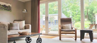 Sleeps 14, 7 Bedrooms, 2 Dogs Welcome, No Smoking, Wood burner, Garden, Cot and Highchair,  Children