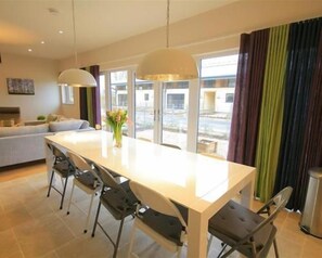 Dining - Kitehill Barn - sleeps 16 guests  in 8 bedrooms (Cheltenham)