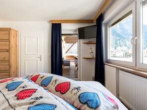 3 عدّة غرف نوم وواي فاي مجانًا وملاءات أسرّة