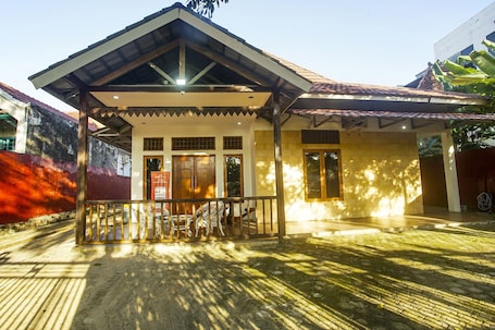 Fachada de la propiedad