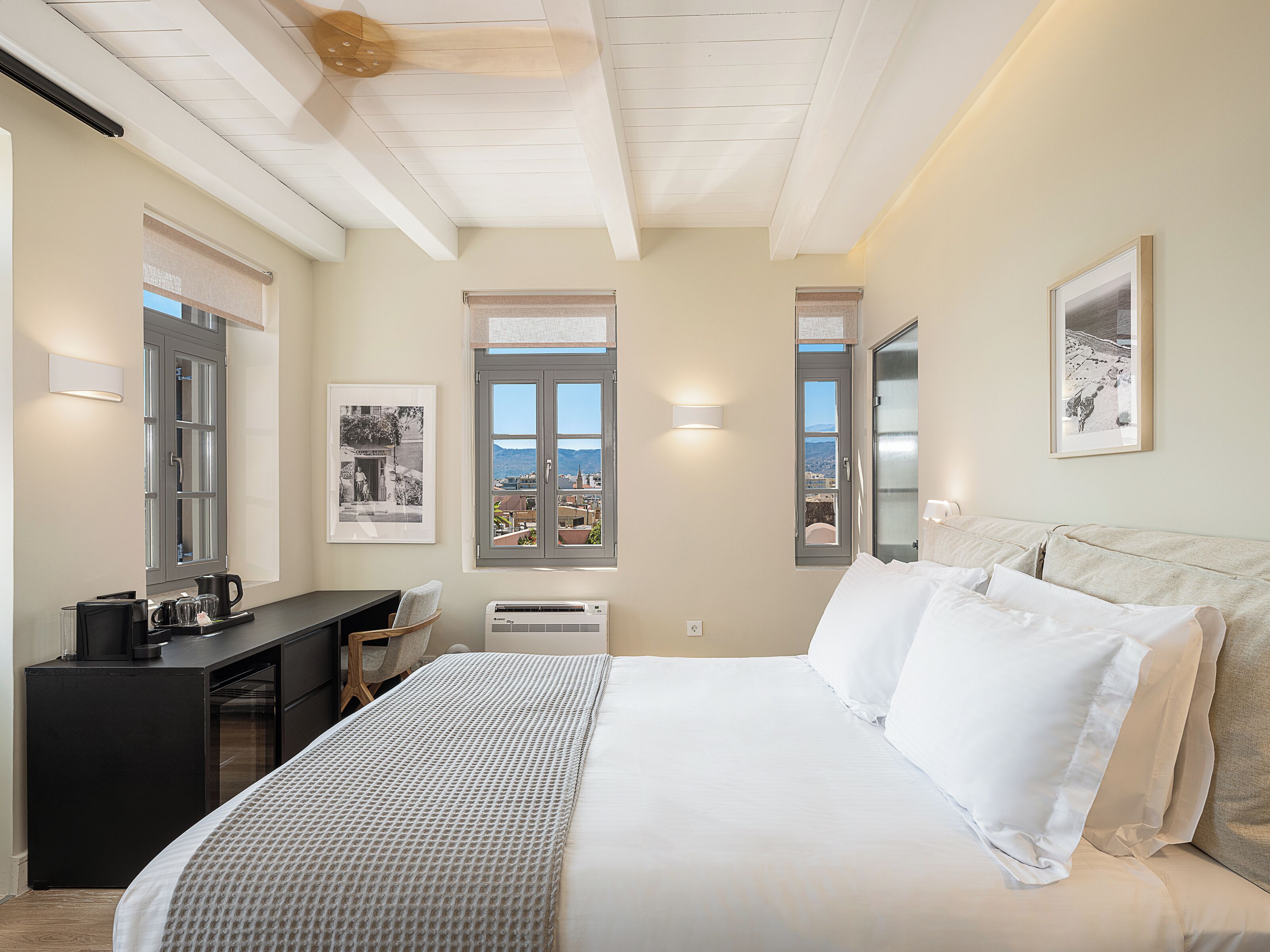 ملاءات للفراش لا تسبب الحساسية وخزنة داخل الغرفة