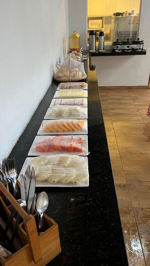 Free daily buffet breakfast  - POUSADA IBIZA (São Miguel do Gostoso)