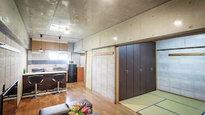 Condo família, cozinha | Wi-Fi de cortesia, roupa de cama