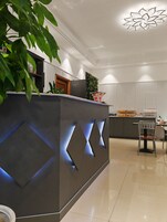 Colazione a buffet a pagamento, servita tutte le mattine 