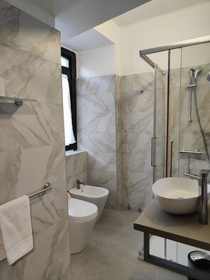 Bathroom - Hotel Romano (Turin)