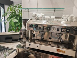 Kaffee und/oder Kaffeemaschine