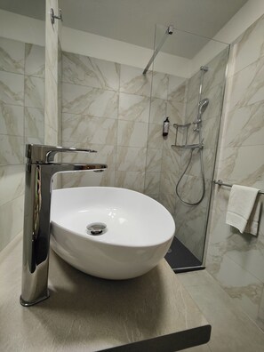 Chambre Double, 1 chambre | Salle de bain