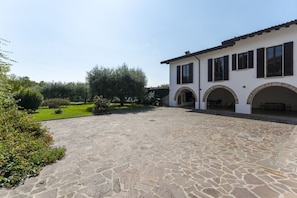 Exterior - LINDA house - 100MQ + garden + parking (Padenghe Sul Garda)