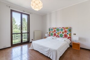2 bedrooms, iron/ironing board, WiFi, bed sheets - LINDA house - 100MQ + garden + parking (Padenghe Sul Garda)