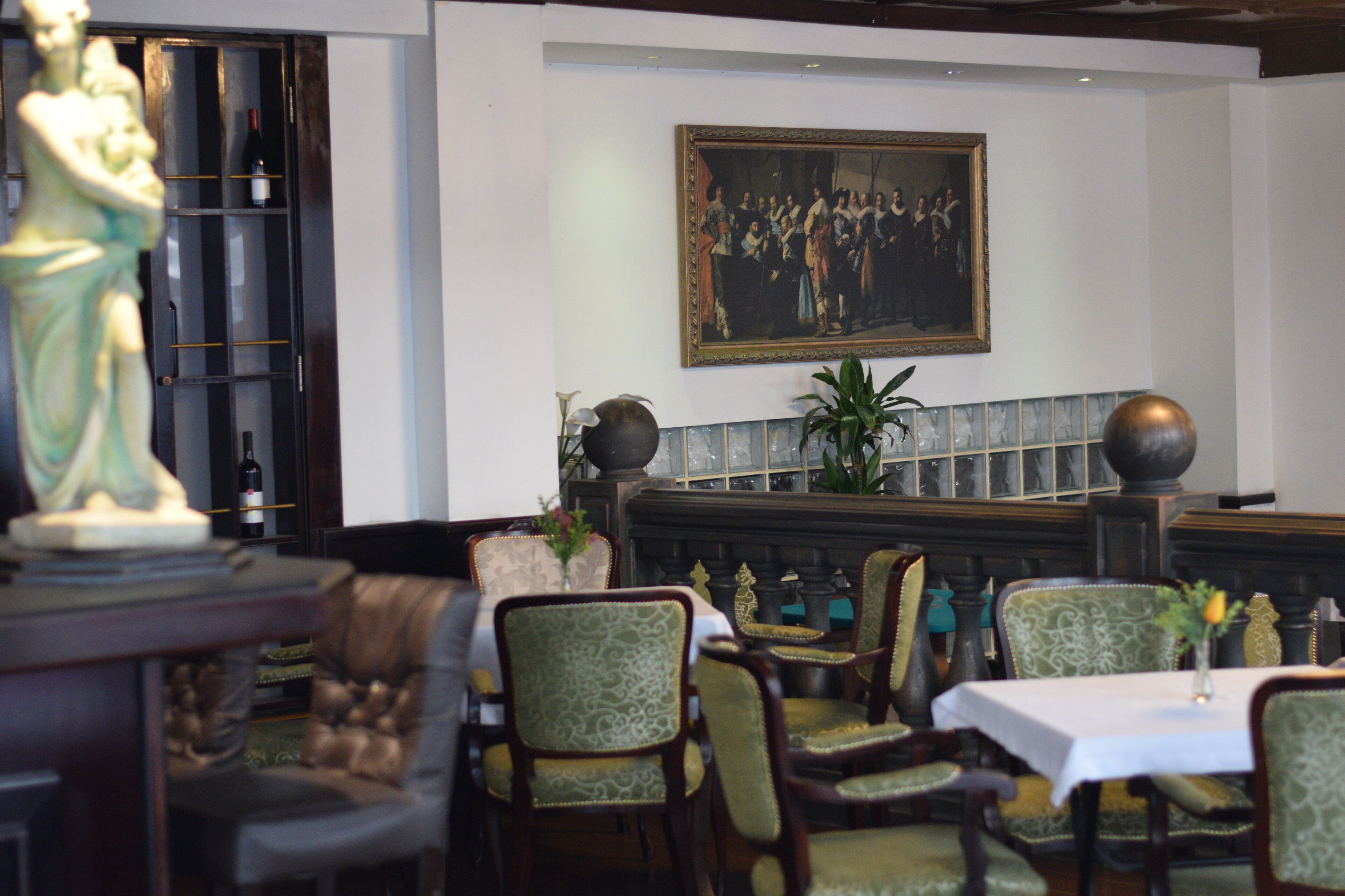 Photo - Queen's Astoria Design Hotel