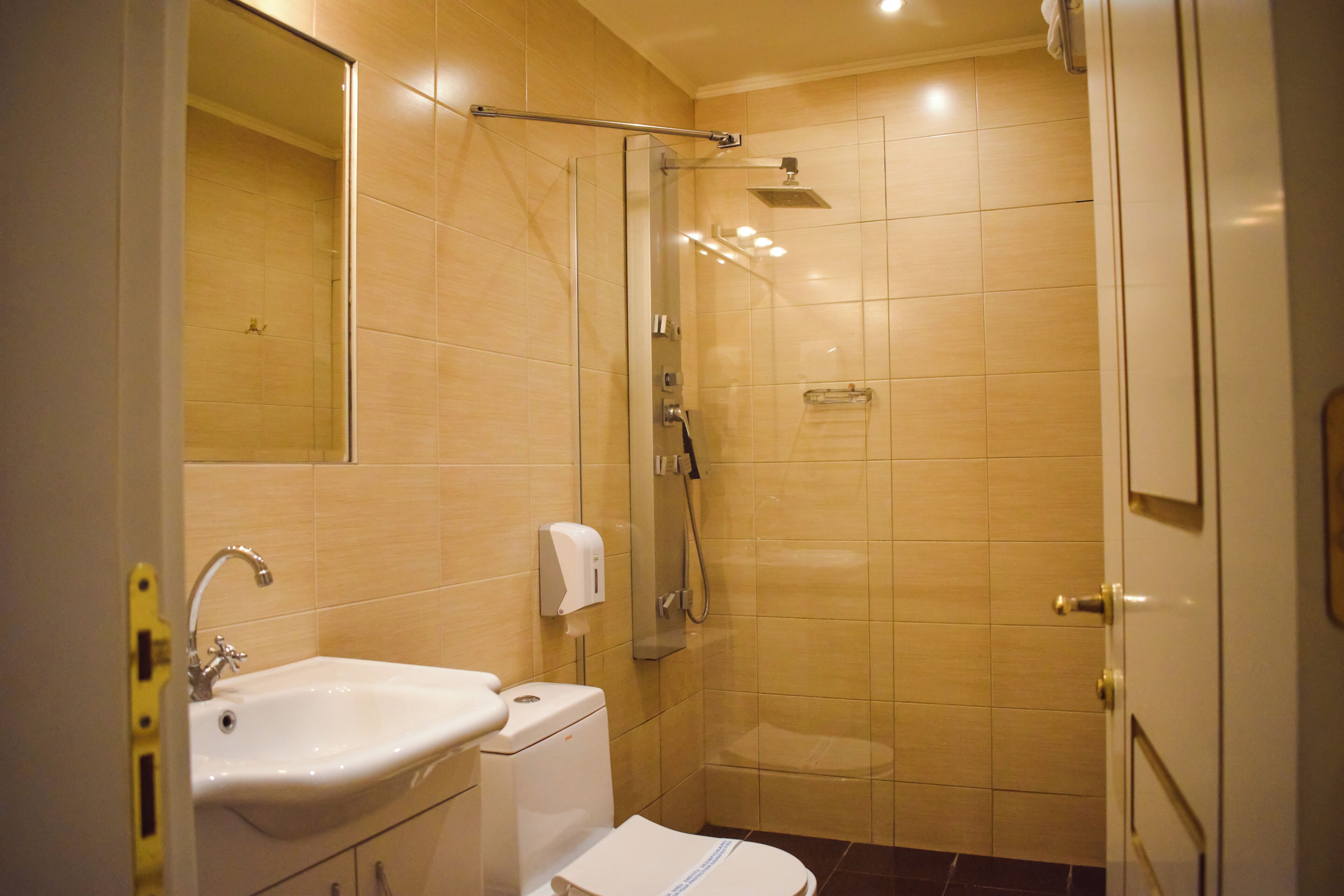 Photo - Queen's Astoria Design Hotel