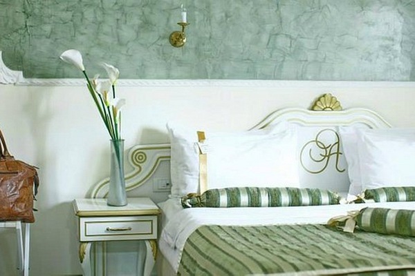 Egyptian cotton sheets, premium bedding, pillowtop beds, free minibar