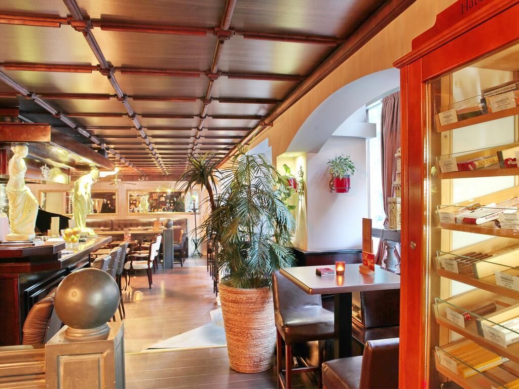 Photo - Queen's Astoria Design Hotel