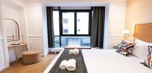 4 bedrooms, in-room safe, iron/ironing board, free WiFi