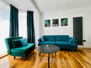 Apartment, Multiple Beds | Living area