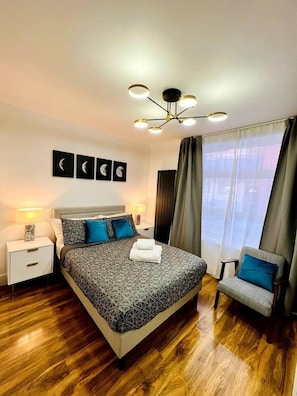 Apartment, Multiple Beds