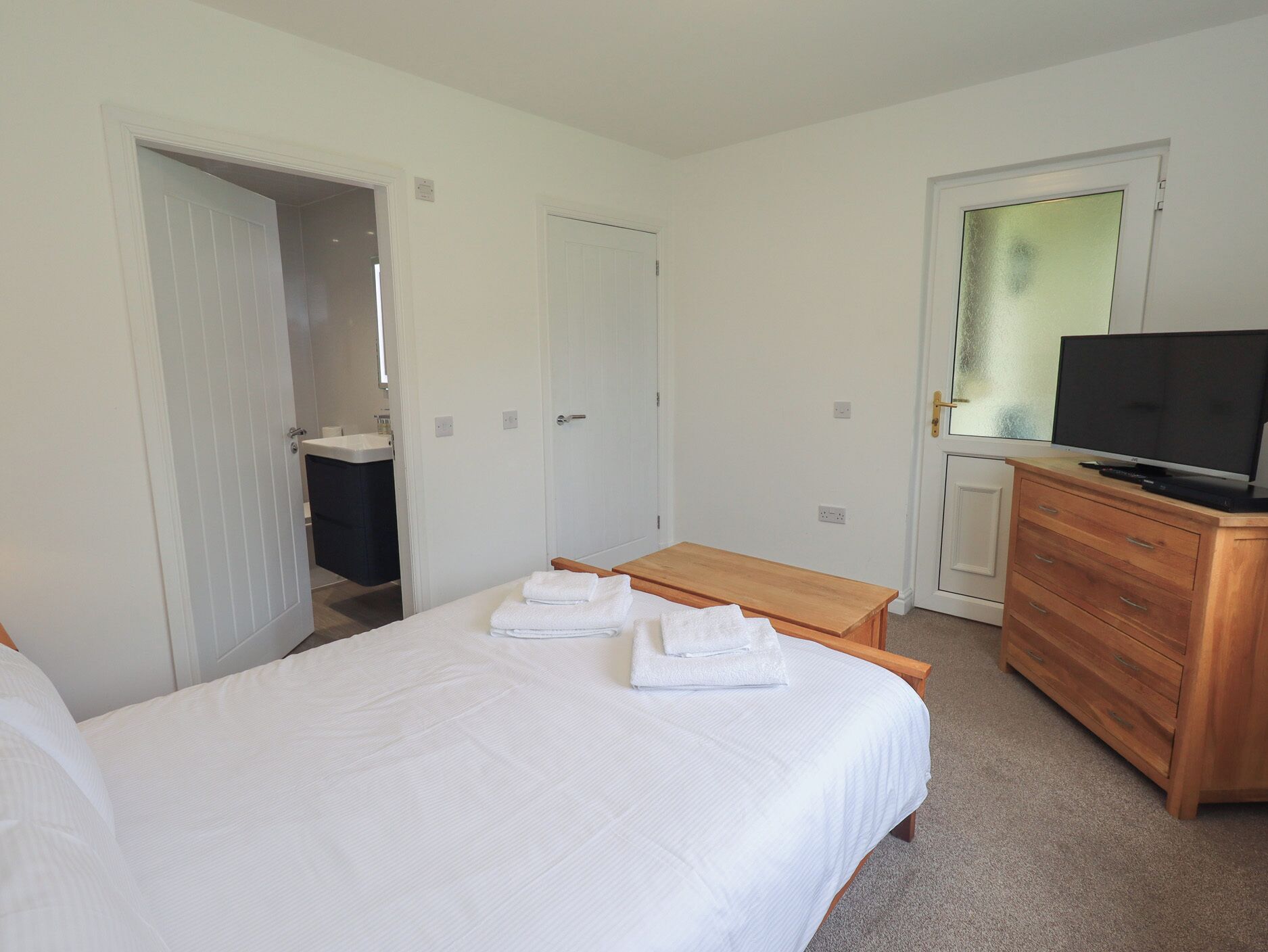 Cottage | 3 bedrooms, individually decorated, individually furnished, free WiFi