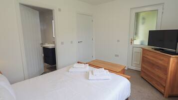 Cottage | 3 bedrooms, individually decorated, individually furnished, free WiFi