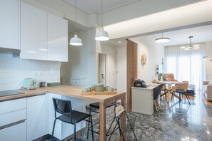 Private kitchen - The Luxury Suite by Cloudkeys (Athens)
