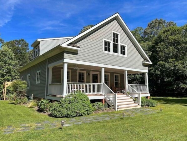 Exterior - Calla Hill-Get away and relax inside or out! (Gloucester)