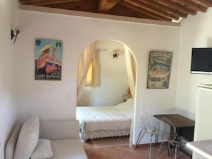1 chambre, fer et planche Ă repasser, lit parapluie, Wi-Fi gratuit